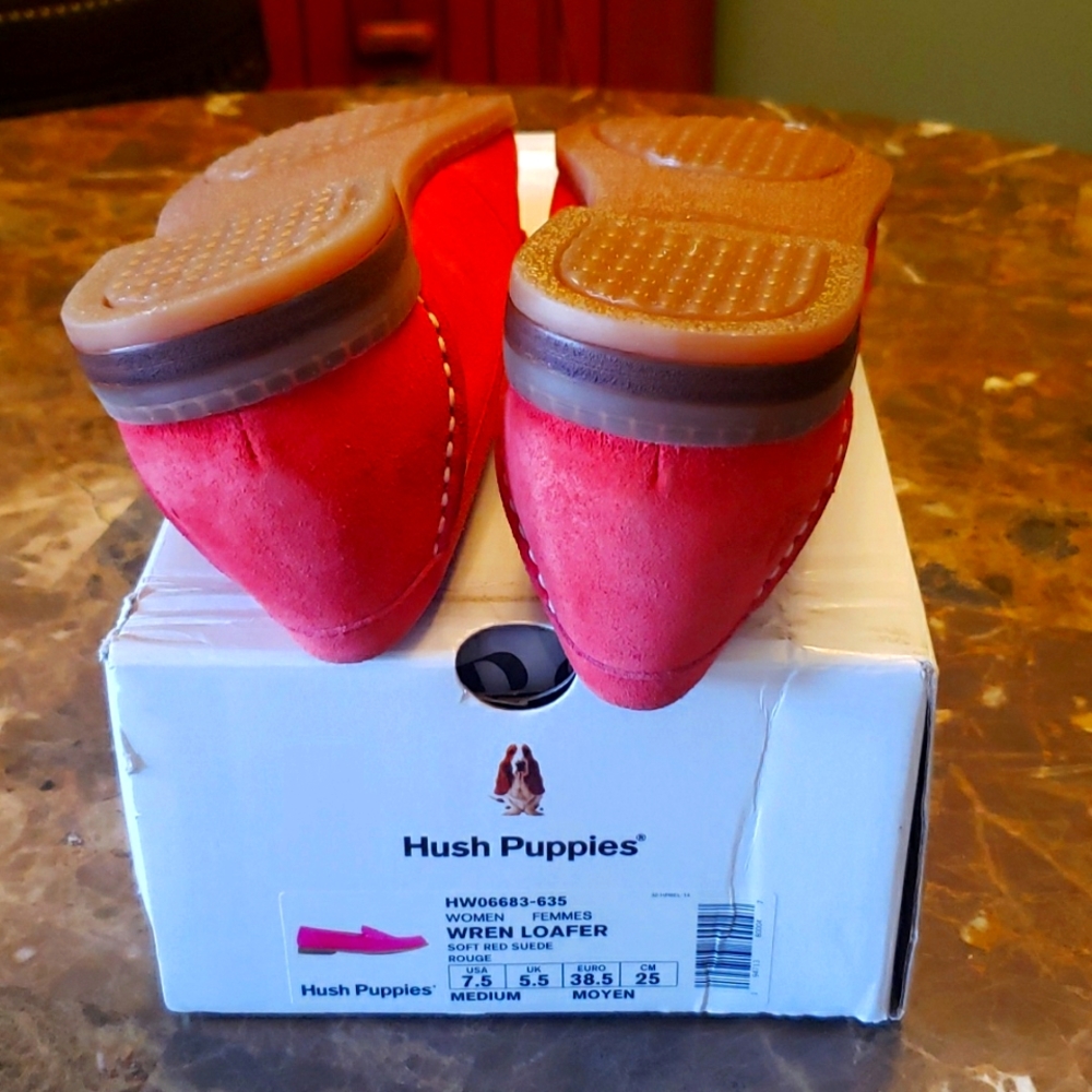 Hush Puppies Wren Loafer 7.5 Soft Red Suede Original box never worn